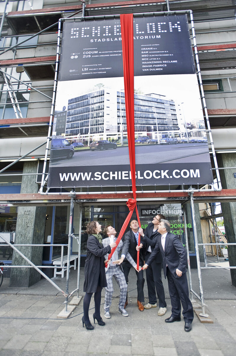 The official opening of the Schieblock in 2009 with Elma van Boxtel and Kristian Koreman (ZUS) alderman Hamit Karakus, developer Robbart Valk (LSI) and Marcus Fernhout (CODUM). Image courtesy of ZUS.