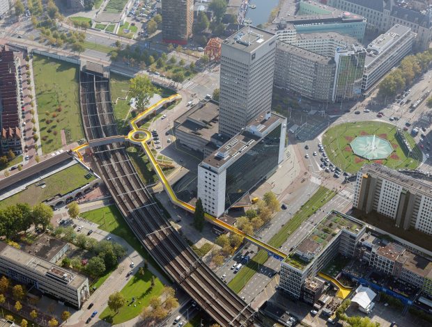 Luchtsingel and the Schieblock in the landscape of Rotterdam. Photo by Ossip van Duivenbode. Image courtesy of ZUS.